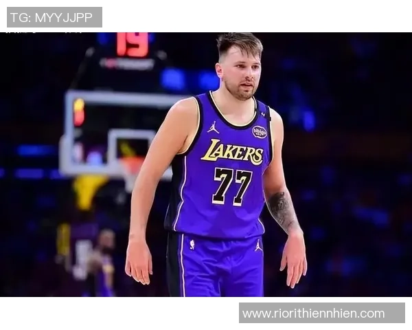 东契奇与CC成功上岸谁才是NBA最大冤种布克华子老詹争议不断 东契奇与CC成功上岸谁才是NBA最大冤种布克华子老詹争议不断